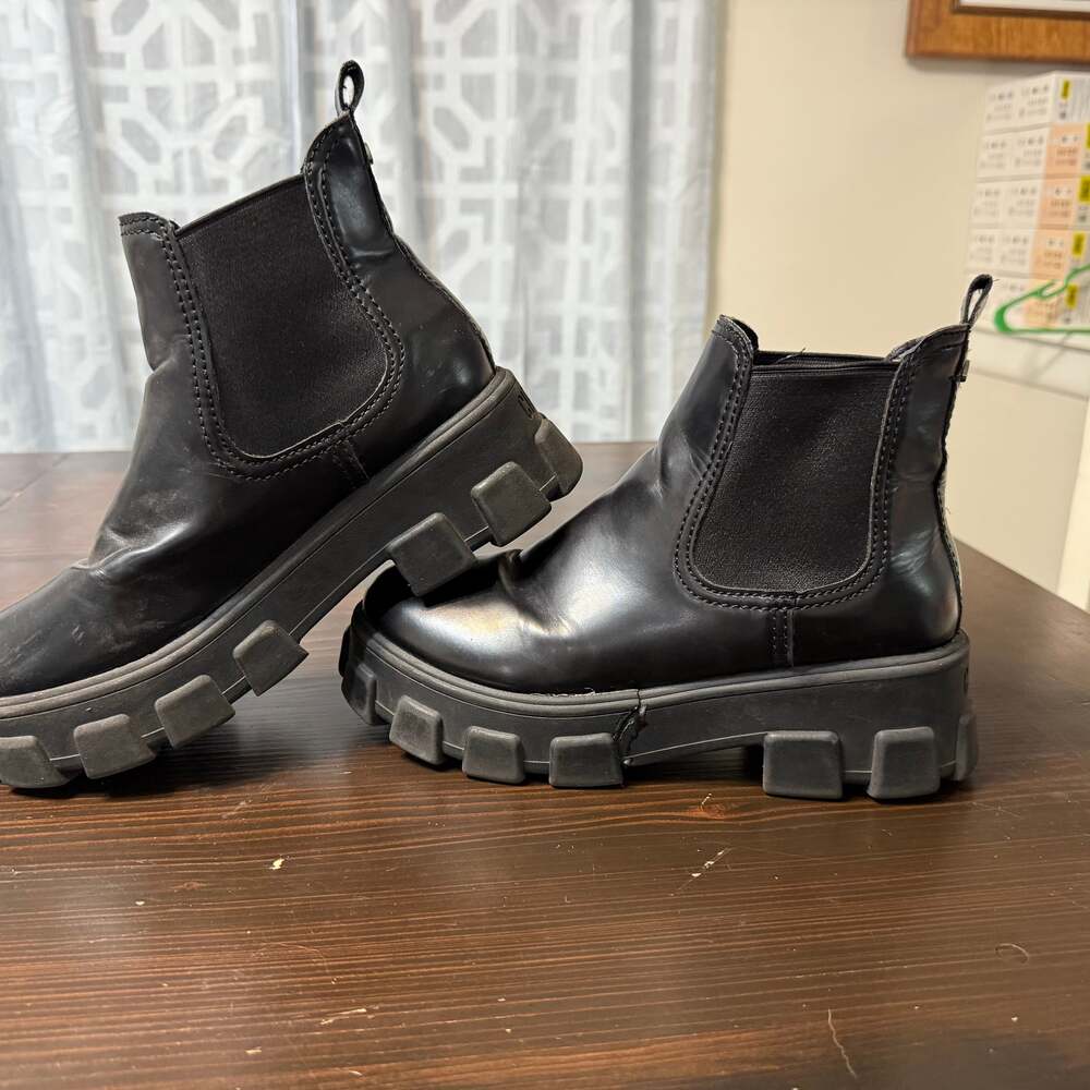 Circus by Sam Edelman Women's Black Boots